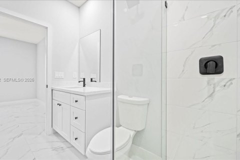 House in Cape Coral, Florida 3 bedrooms, 126.16 sq.m. № 2031443 - photo 9