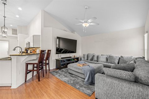 Casa en alquiler en Tampa, Florida, 4 dormitorios, 193.05 m2 № 1893627 - foto 9