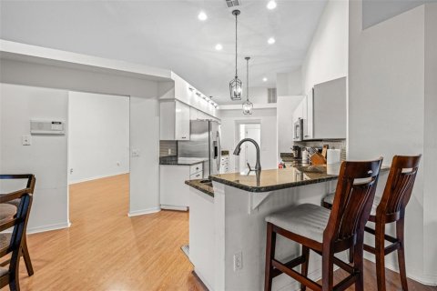 Casa en alquiler en Tampa, Florida, 4 dormitorios, 193.05 m2 № 1893627 - foto 7