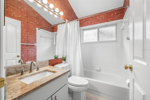Casa en alquiler en Tampa, Florida, 4 dormitorios, 193.05 m2 № 1893627 - foto 18
