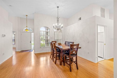 Casa en alquiler en Tampa, Florida, 4 dormitorios, 193.05 m2 № 1893627 - foto 5