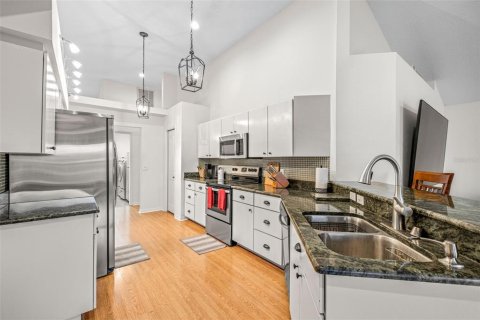 Casa en alquiler en Tampa, Florida, 4 dormitorios, 193.05 m2 № 1893627 - foto 6