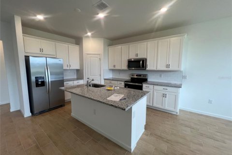 Casa en venta en Haines City, Florida, 4 dormitorios, 163.32 m2 № 1885810 - foto 4