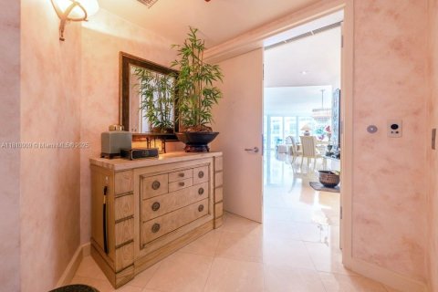 Copropriété à vendre à Miami, Floride: 2 chambres, 192.31 m2 № 1888857 - photo 15