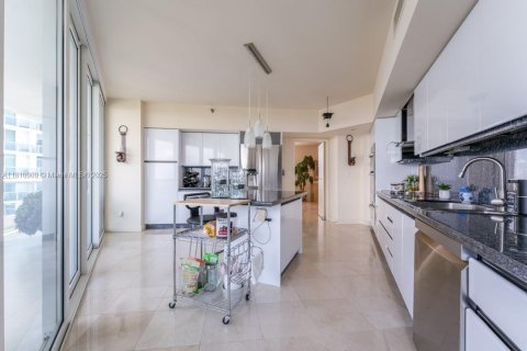 Copropriété à vendre à Miami, Floride: 2 chambres, 192.31 m2 № 1888857 - photo 8