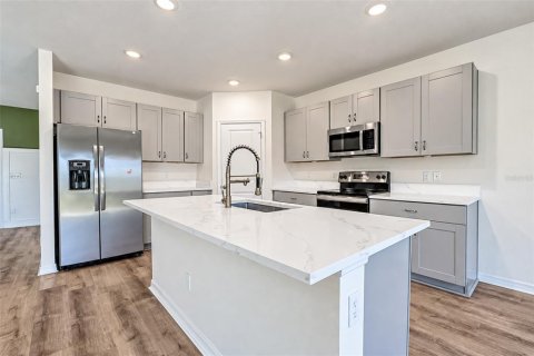 House in Groveland, Florida 5 bedrooms, 219.44 sq.m. № 2393679 - photo 14