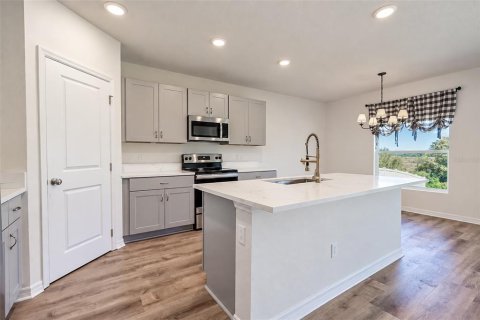 House in Groveland, Florida 5 bedrooms, 219.44 sq.m. № 2393679 - photo 15
