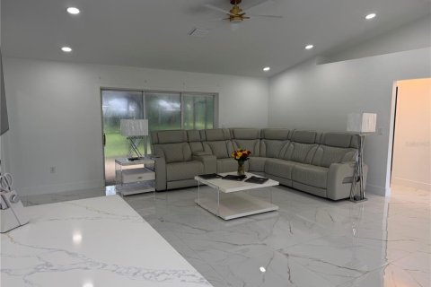 Casa en venta en Brooksville, Florida, 3 dormitorios, 132.48 m2 № 2321111 - foto 19