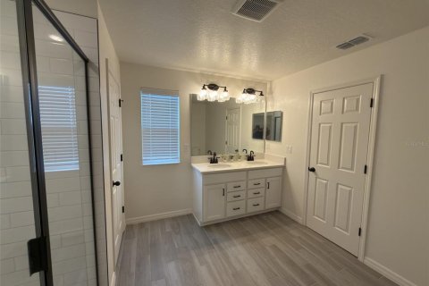 Villa ou maison à louer à Parrish, Floride: 3 chambres, 196.21 m2 № 2383379 - photo 29