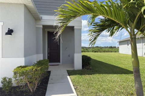 Villa ou maison à louer à Parrish, Floride: 3 chambres, 196.21 m2 № 2383379 - photo 2