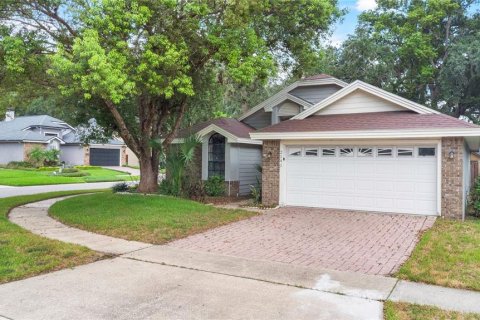 House in Apopka, Florida 3 bedrooms, 132.39 sq.m. № 2339610 - photo 24