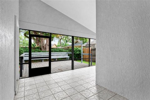 House in Apopka, Florida 3 bedrooms, 132.39 sq.m. № 2339610 - photo 18