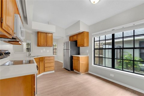 House in Apopka, Florida 3 bedrooms, 132.39 sq.m. № 2339610 - photo 6
