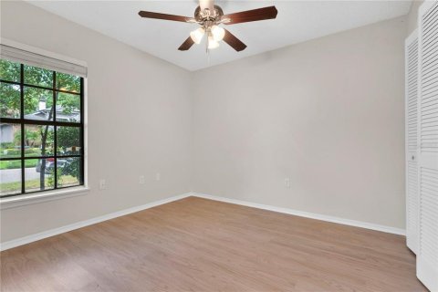 House in Apopka, Florida 3 bedrooms, 132.39 sq.m. № 2339610 - photo 14