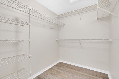 House in Apopka, Florida 3 bedrooms, 132.39 sq.m. № 2339610 - photo 13
