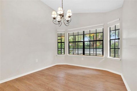 House in Apopka, Florida 3 bedrooms, 132.39 sq.m. № 2339610 - photo 3