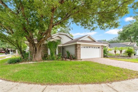 House in Apopka, Florida 3 bedrooms, 132.39 sq.m. № 2339610 - photo 2