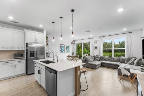 Townhouse in Deerfield Beach, Florida 3 bedrooms, 150.22 sq.m. № 2389961 - photo 9