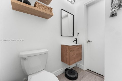 Townhouse in Deerfield Beach, Florida 3 bedrooms, 150.22 sq.m. № 2389961 - photo 20