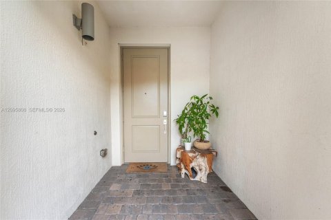 Townhouse in Deerfield Beach, Florida 3 bedrooms, 150.22 sq.m. № 2389961 - photo 6