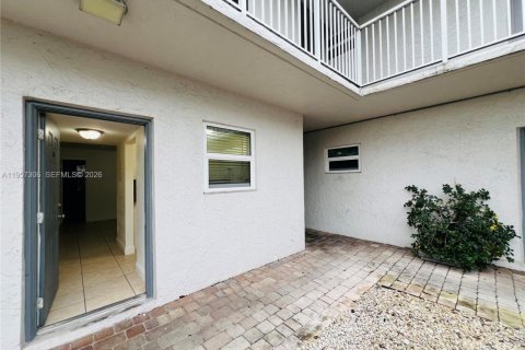 Квартира в Пемброк-Пайнс, Флорида 2 спальни, 69.86м2 № 2019722