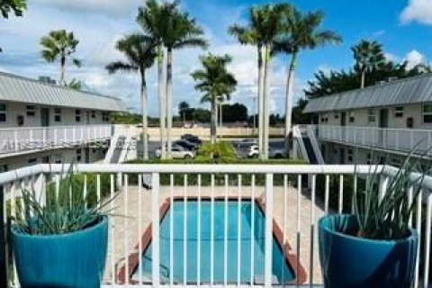 Снять в аренду квартиру в Пемброк-Пайнс, Флорида 2 спальни, 69.86м2, № 2019722 - фото 21