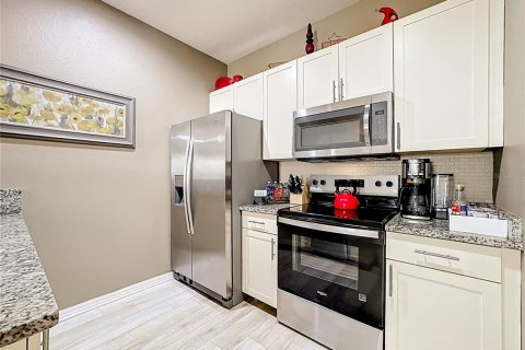 Townhouse in Kissimmee, Florida 3 bedrooms, 120.77 sq.m. № 2148243 - photo 10