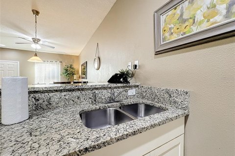 Townhouse in Kissimmee, Florida 3 bedrooms, 120.77 sq.m. № 2148243 - photo 12