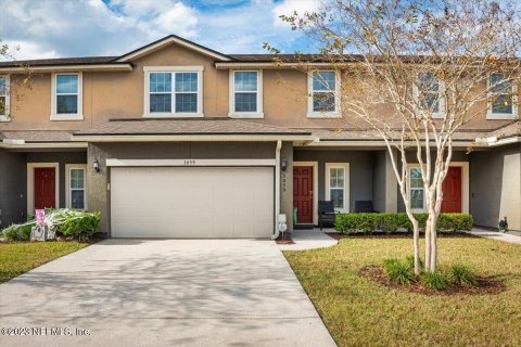 House in Orange Park, Florida 3 bedrooms, 172.33 sq.m. № 885642 - photo 1