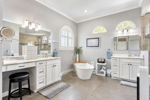 House in Orlando, Florida 4 bedrooms, 257.8 sq.m. № 2318763 - photo 22