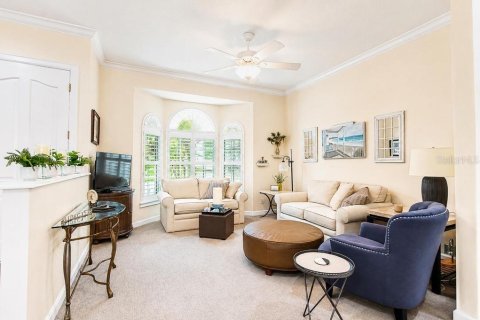 House in Orlando, Florida 4 bedrooms, 257.8 sq.m. № 2318763 - photo 6