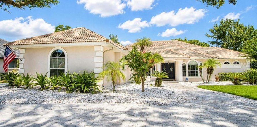 House in Orlando, Florida 4 bedrooms, 257.8 sq.m. № 2318763