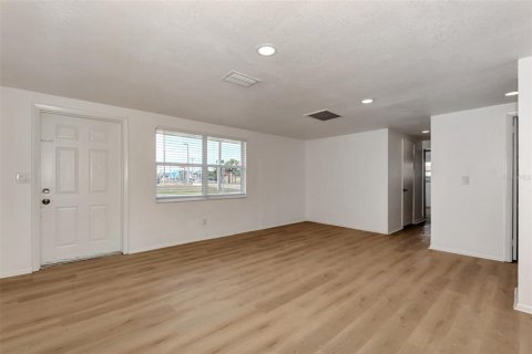 Apartamento en alquiler en Englewood, Florida, 3 dormitorios, 95.88 m2 № 1910599 - foto 5