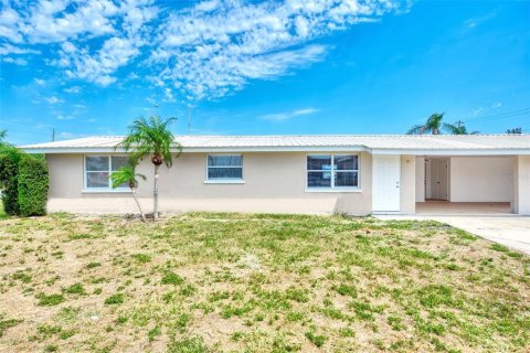 Apartamento en alquiler en Englewood, Florida, 3 dormitorios, 95.88 m2 № 1910599 - foto 1