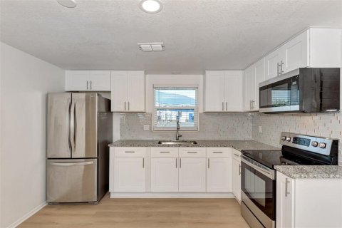 Apartamento en alquiler en Englewood, Florida, 3 dormitorios, 95.88 m2 № 1910599 - foto 4