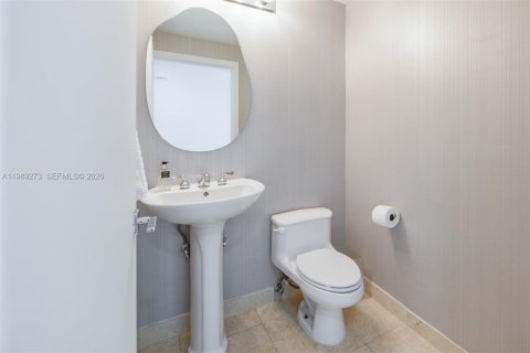 Condominio en venta en Aventura, Florida, 3 dormitorios, 252.69 m2 № 2058083 - foto 25