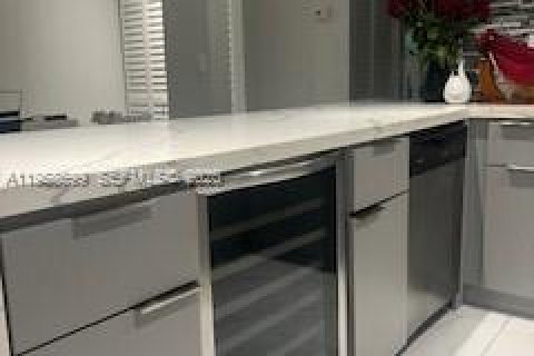 Снять в аренду таунхаус в Майами, Флорида 3 спальни, 135.82м2, № 2023430 - фото 4