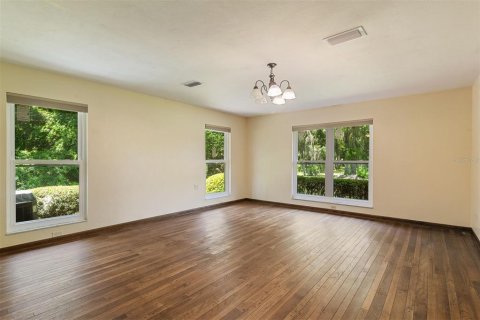 House in Gainesville, Florida 6 bedrooms, 495.45 sq.m. № 1644181 - photo 25