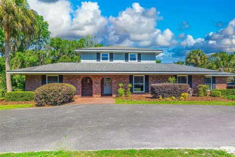 House in Gainesville, Florida 6 bedrooms, 495.45 sq.m. № 1644181 - photo 1