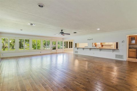 House in Gainesville, Florida 6 bedrooms, 495.45 sq.m. № 1644181 - photo 22
