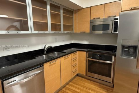 Снять в аренду кондоминиум в Майами, Флорида 2 спальни, 97.64м2, № 1999966 - фото 6