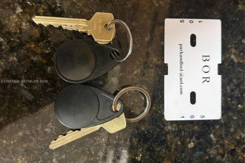 Снять в аренду кондоминиум в Майами, Флорида 2 спальни, 97.64м2, № 1999966 - фото 24