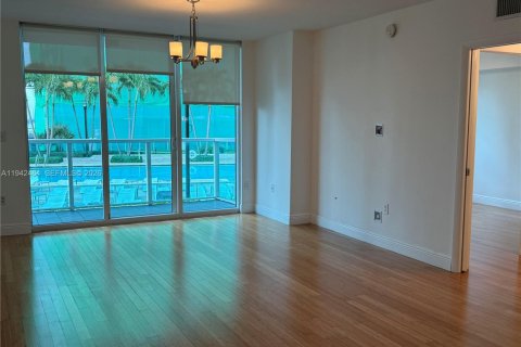 Снять в аренду кондоминиум в Майами, Флорида 2 спальни, 97.64м2, № 1999966 - фото 14