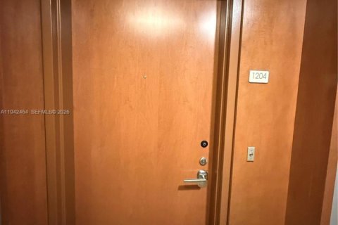 Снять в аренду кондоминиум в Майами, Флорида 2 спальни, 97.64м2, № 1999966 - фото 10