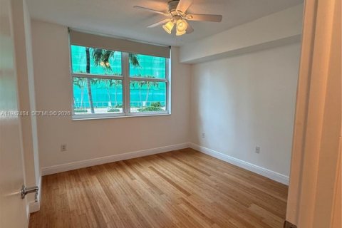 Снять в аренду кондоминиум в Майами, Флорида 2 спальни, 97.64м2, № 1999966 - фото 23