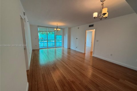 Снять в аренду кондоминиум в Майами, Флорида 2 спальни, 97.64м2, № 1999966 - фото 13