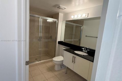 Снять в аренду кондоминиум в Майами, Флорида 2 спальни, 97.64м2, № 1999966 - фото 26