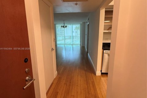 Снять в аренду кондоминиум в Майами, Флорида 2 спальни, 97.64м2, № 1999966 - фото 11