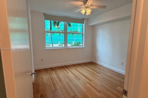 Снять в аренду кондоминиум в Майами, Флорида 2 спальни, 97.64м2, № 1999966 - фото 27