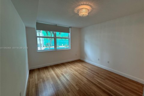 Снять в аренду кондоминиум в Майами, Флорида 2 спальни, 97.64м2, № 1999966 - фото 17